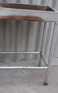 منقل محکم اهن زخیم، پایه متحرک .