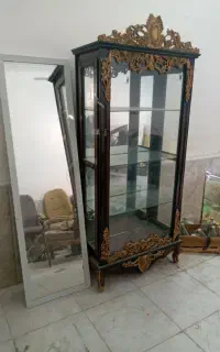 بوفه و آینه قدی