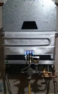 تاسیسات حمید لوله کشی آب سرویس پکیچ آبگرمکن بخاری