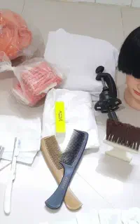 تعدادی وسیله ارایشگاهی