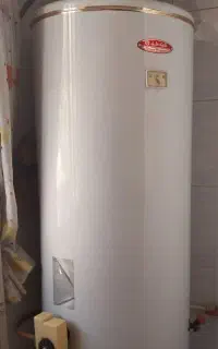 اب گرم کن ایستاده