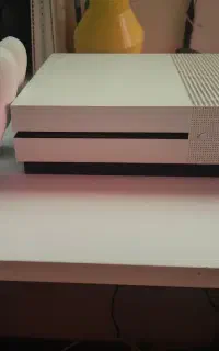 xbox one (s) یک ترابایت دو دسته در حد آکبند