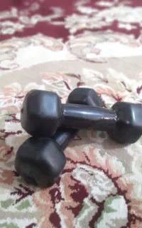 یک جفت دمبل ۱ کیلویی