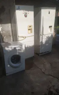 دو عدد یخچال و یک عدد ماشین لباسشویی سالم سالم