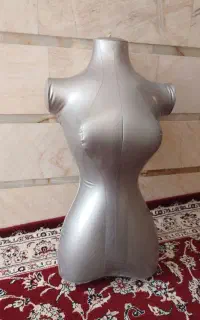 مانکن و آویز لباس