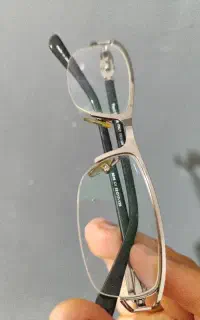 فرم عینک با شیشه