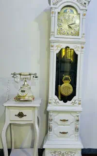 ساعت ایستاده کاملا سالم .