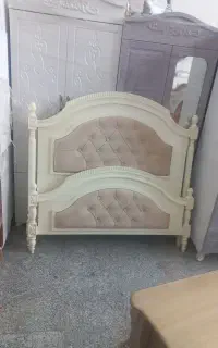 تخت خواب تک‌نفره