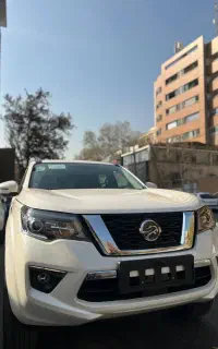 نیسان ترا ۱۴۰۴