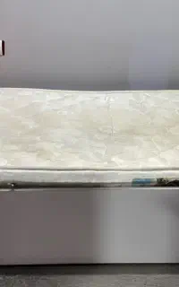 تخت تک نفره
