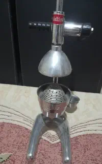 آب انار گیری