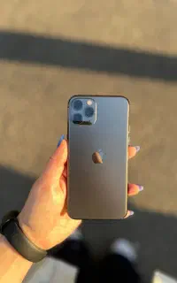 آیفون 11pro در حد نو