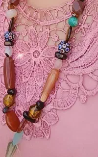 گردنبند سنگی قدیمی