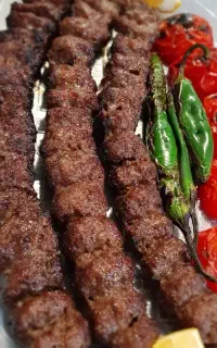 تهیه غذای ماکان