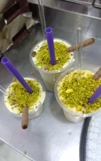 نیازمند شاگرد بستنی فروشی