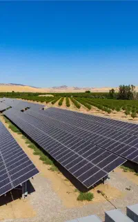 استخدام نیرو برای نصب نیروگاه خورشیدی