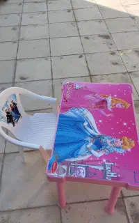 میز و صندلی تحریر کودک در حد نو