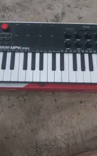 میدی کنترلر برند Akai mpk min3