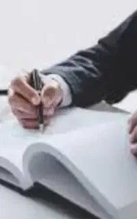 استخدام دستیار وکیل