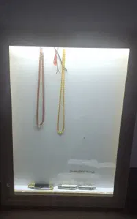 قفسه شیک دست ساز کلکسیون تسبیح و چاقو
