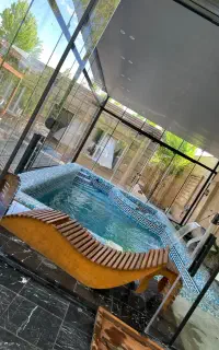 اجاره روزانه باغ ویلا با استخر سرپوشیده اب گرم