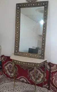 آینه برنجی با میز