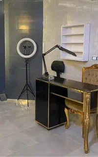 نیازمند ناخنکار و مژه کار حرفه ای