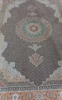 فرش ۷۰۰شانه تراکم ۲۵۵۰ نقش ریزه ماهی
