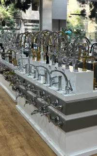 فروشگاه قهرمانی شهریار