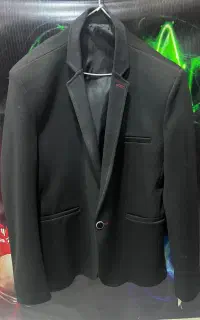 تک‌کت مشکی کاملا نو سایز ۴۸