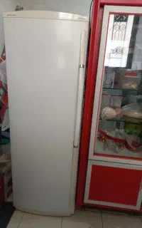 فریزر ۸ طبقه الکترو استیل بدن برفک و کاملا سالم