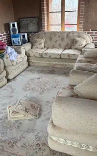 مبل راحتی تختخواب فرش ترازو میز نهارخوری قفسه فلزی