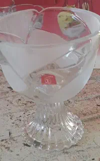 بستنی خوری نو همراه کارتن