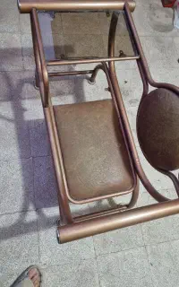 یک عدد. میز تلفن در حد نو