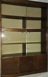 کتابخانه چوبی بزرگ و سالم
