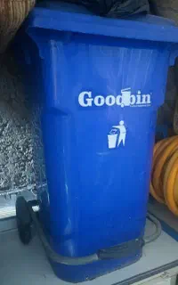 سطل آشغال بزرگ