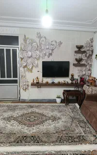 طبقه اول کنار خیابون اصلی دوخوابه
