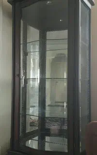 ویترین چوبی شیک و بسیار سالم