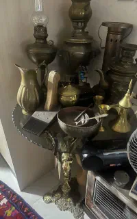 میز برنز و تمام لوازم سنتی