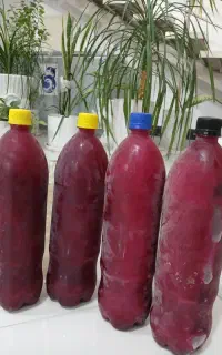آب انار دستی خوشرنگ و خوش طعم