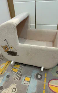 گهواره کنار تخت مادر