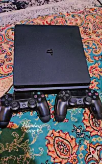 (PlayStation 4 Slim)