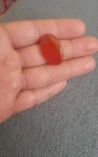 سنگ عقیق سرخ