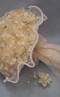 دسته گل و تاج عروس
