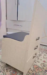 صندلی کشو دار چوب با روکش چرم
