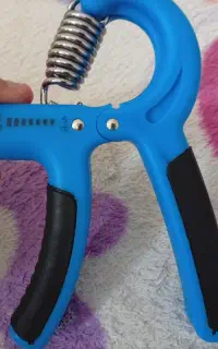 قیچی‌‌دست