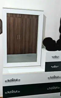 میز آرایش آینه دار