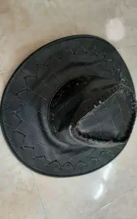 کلاه چرمی لبه دار