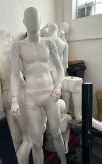 مانکن و اتاق پرو