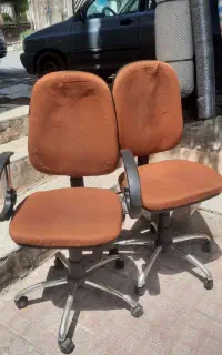 دوعددصندلی چرخدارسالم کم کارکرد